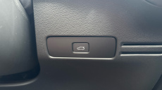 Volvo XC40 2.0 B4P Ultimate Dark 5dr Auto Petrol Estate